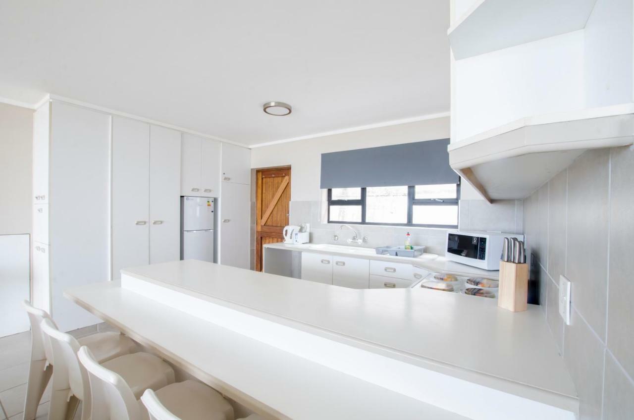 Herolds Bay Accommodation - Hiers Ons Weer Downstairs Экстерьер фото